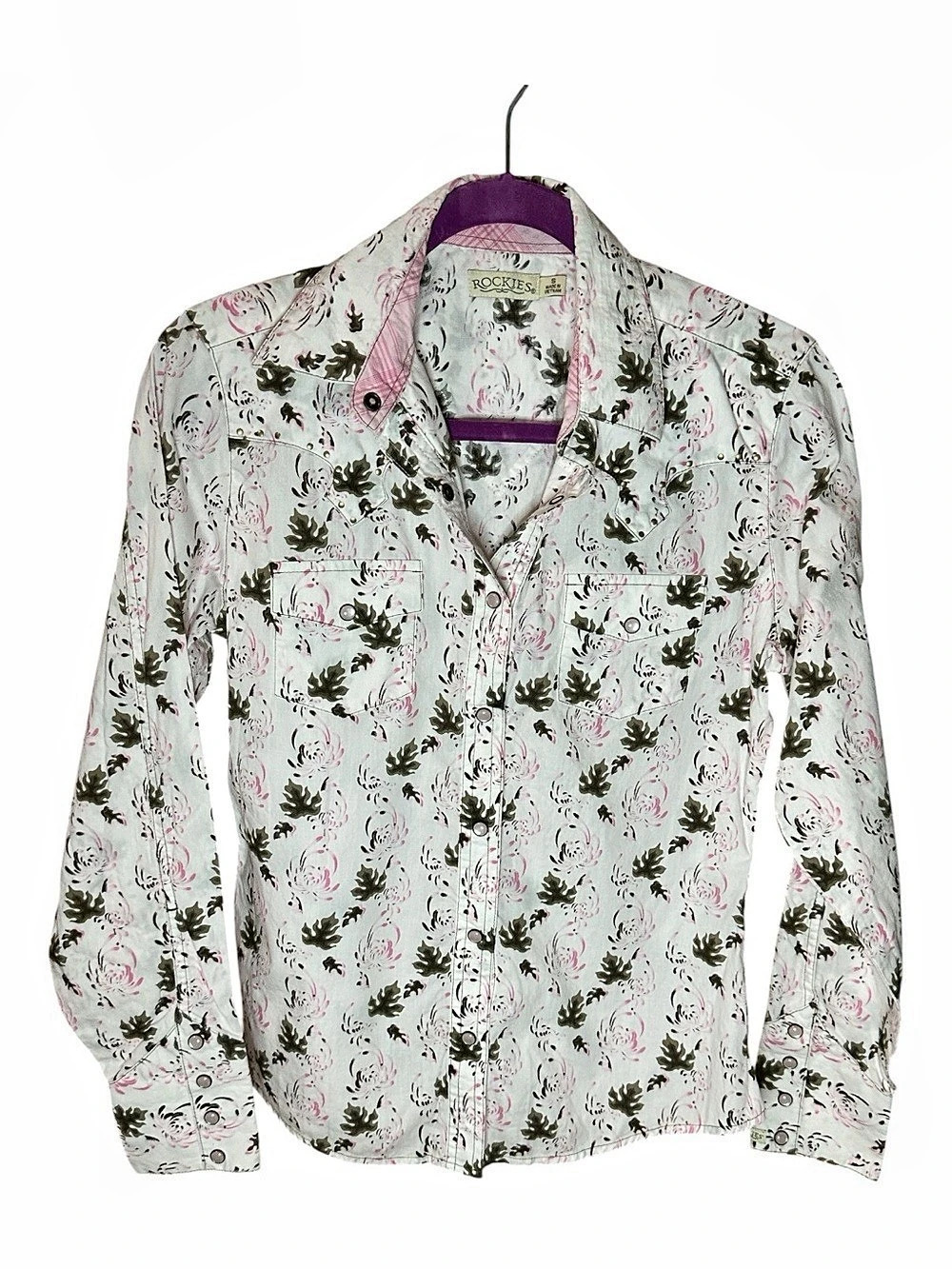 Rockies Floral Pearly Snap Buttons, With Stud Details in White & Pink